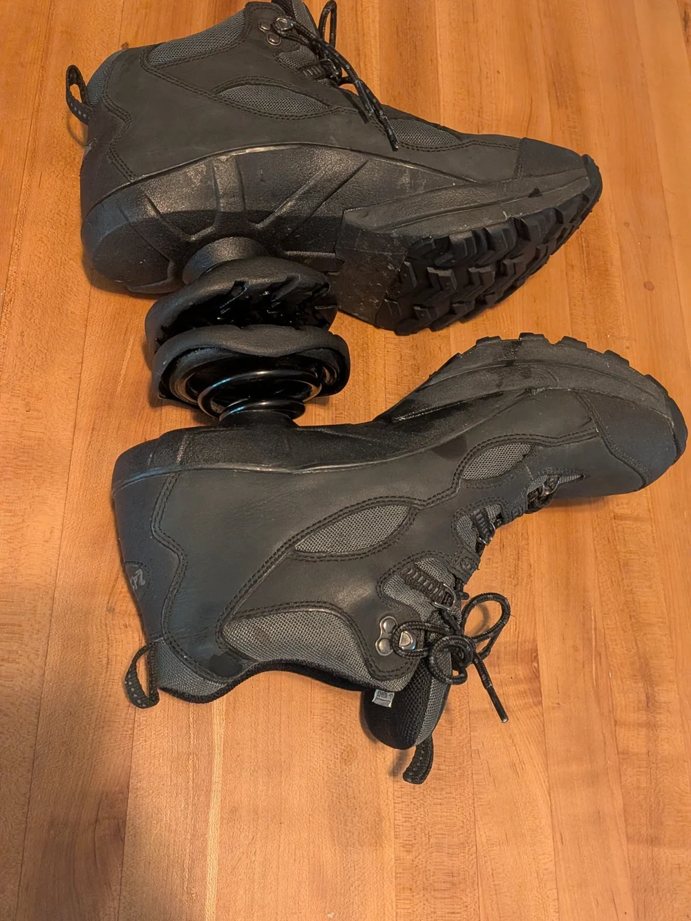Z-CoiL Pain Relief Hiking Boots – Black – Men’s Size 11 Orthopedic Spring Shoes